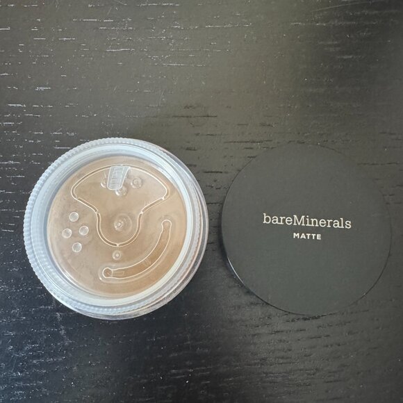SEALED - bareMineral Matte Foundation  in Shade 16 Golden Nude - Full Size .21oz - Picture 2 of 3